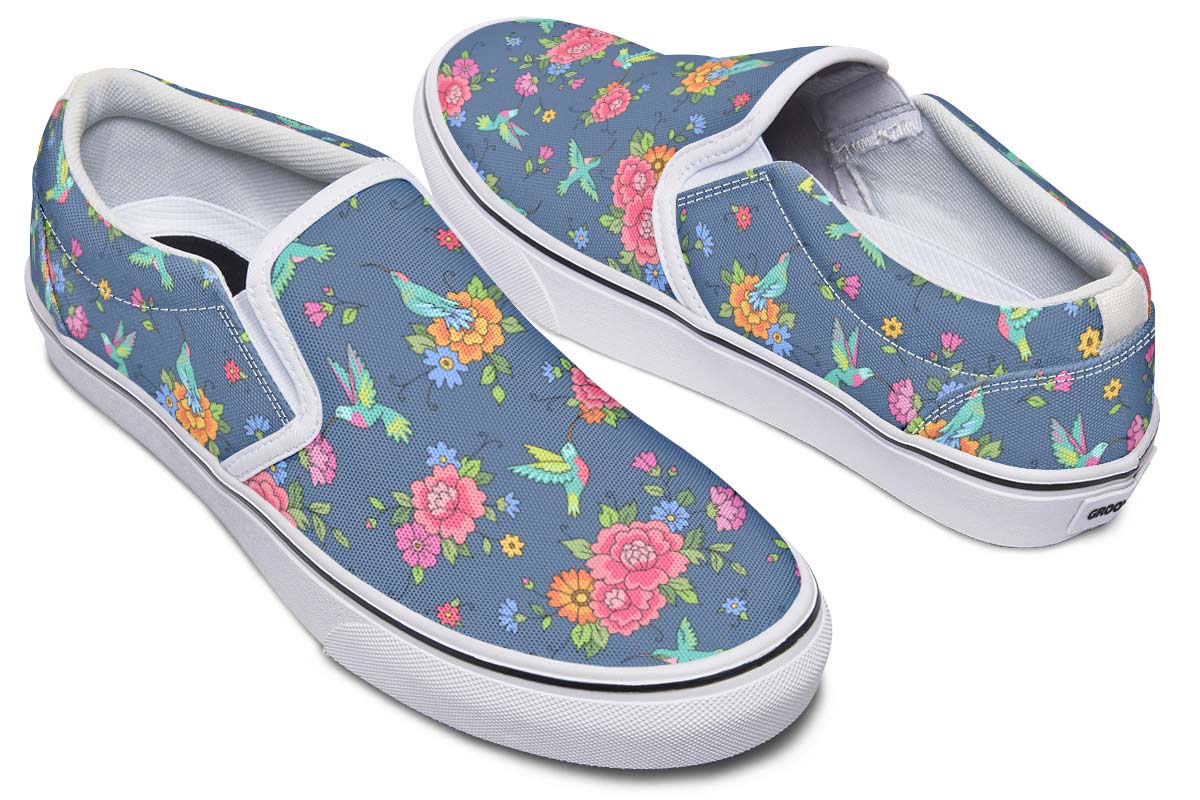 Cute Hummingbirds Pattern Slip-On Shoes