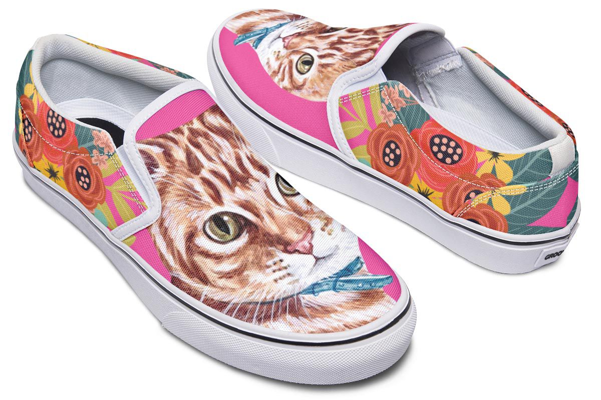 Joyful Tabby Cat Slip-On Shoes